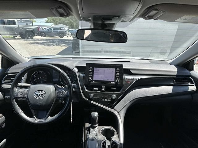 Toyota Camry SE 2021