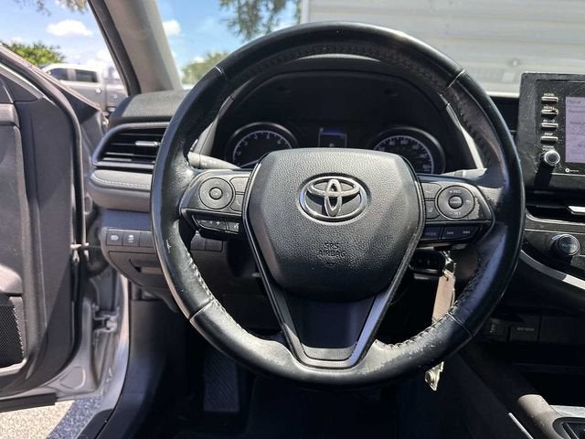 Toyota Camry SE 2021