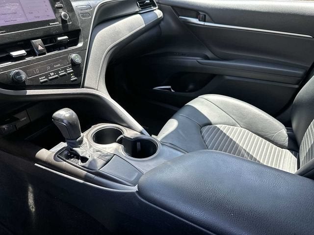Toyota Camry SE 2021