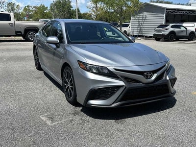 Toyota Camry SE 2021