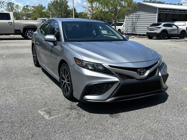 Toyota Camry SE 2021