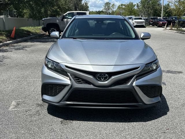 Toyota Camry SE 2021