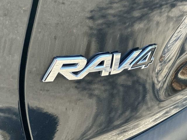 Toyota RAV4 Hybrid XLE 2022