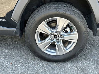 Toyota RAV4 Hybrid XLE 2022