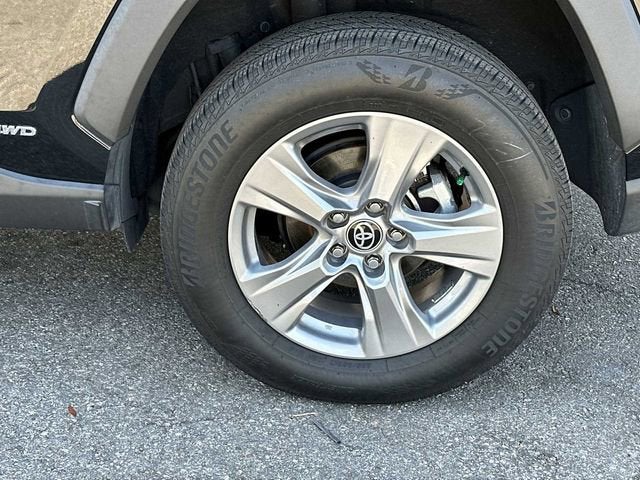 Toyota RAV4 Hybrid XLE 2022