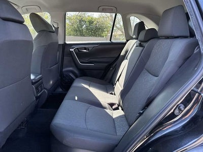 Toyota RAV4 Hybrid XLE 2022