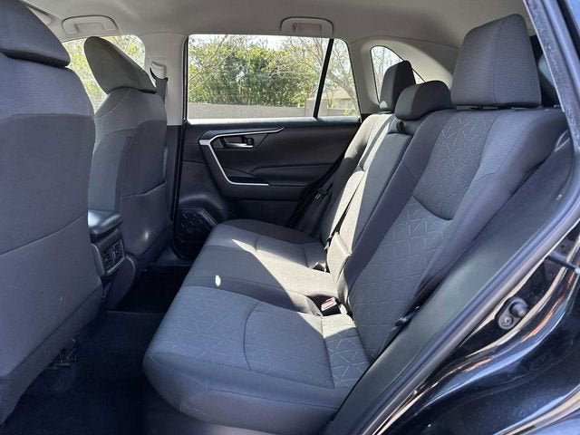 Toyota RAV4 Hybrid XLE 2022