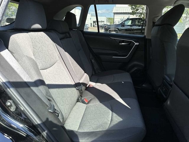 Toyota RAV4 Hybrid XLE 2022