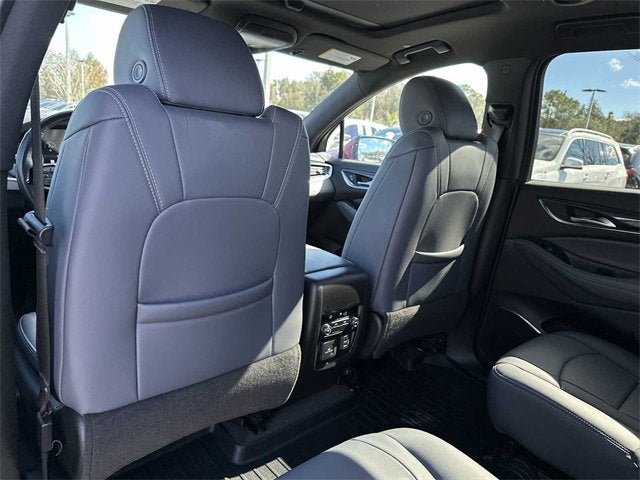 Buick Enclave Essence 2023