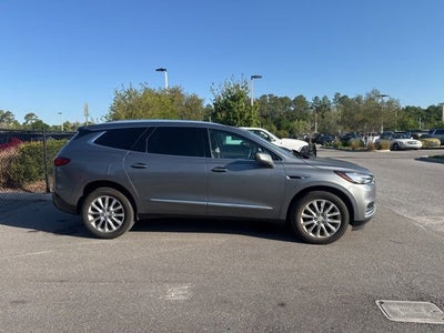 Buick Enclave Essence 2021