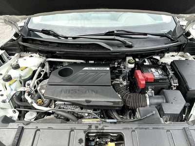 Nissan Rogue SV con tracción delantera (2023)