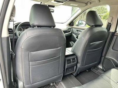 Nissan Rogue SV con tracción delantera (2023)