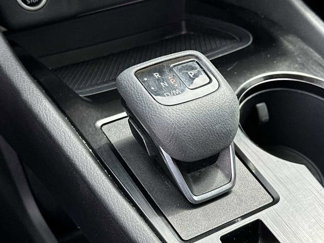 Nissan Rogue SV con tracción delantera (2023)