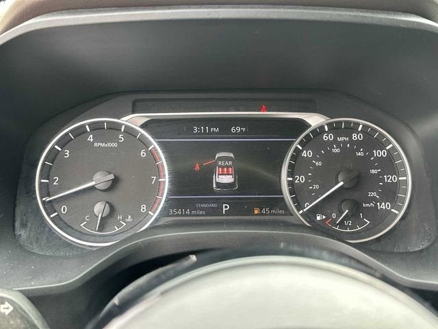 Nissan Rogue SV con tracción delantera (2023)