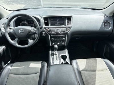 Nissan Pathfinder SV 2020