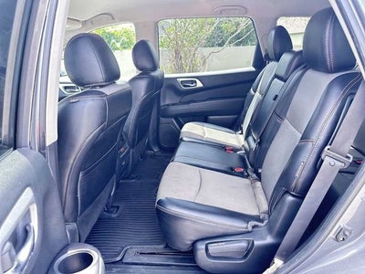 Nissan Pathfinder SV 2020