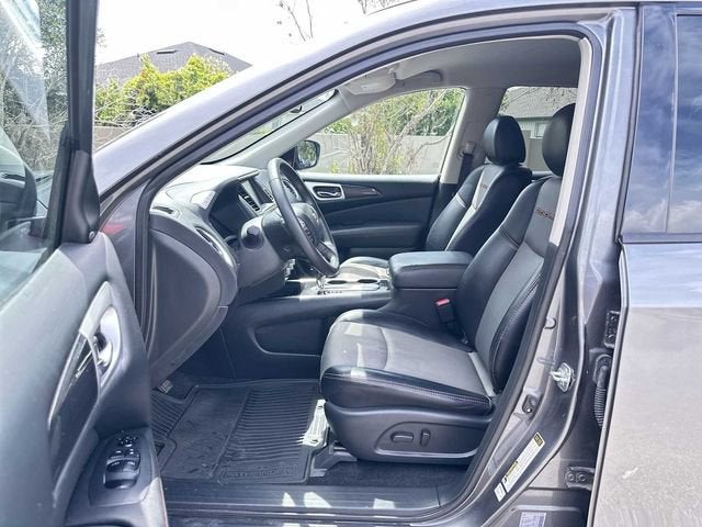 Nissan Pathfinder SV 2020