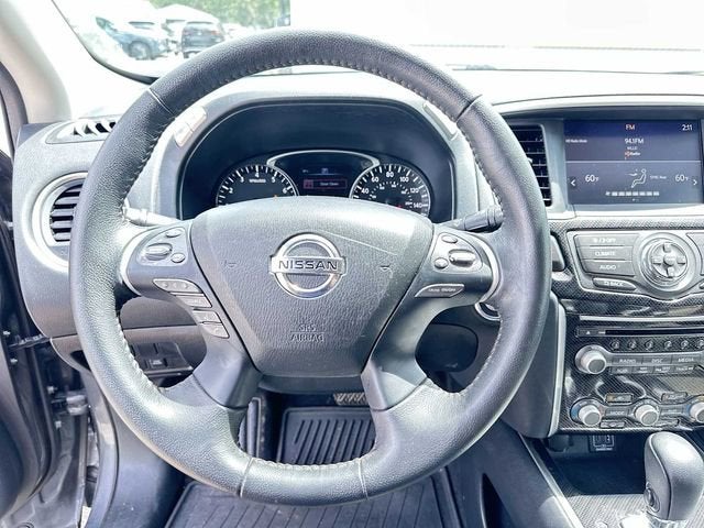 Nissan Pathfinder SV 2020