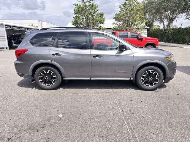 Nissan Pathfinder SV 2020