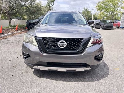 Nissan Pathfinder SV 2020