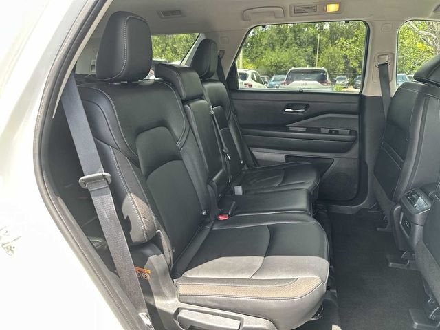 Nissan Pathfinder SL 4x4 de 2023