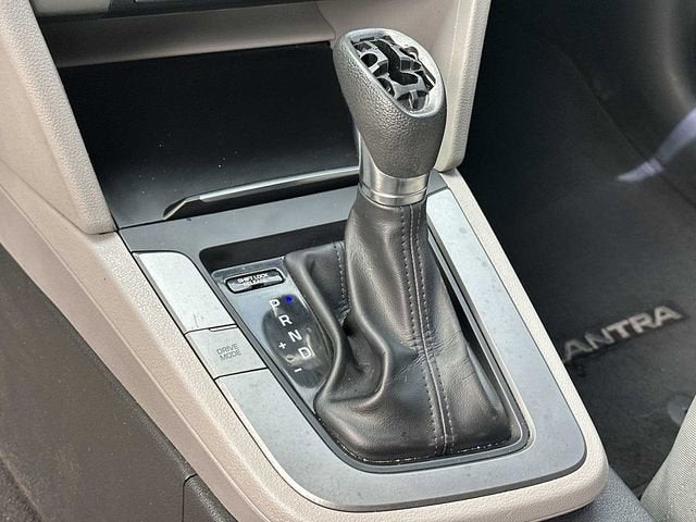 Hyundai Elantra SE 2017
