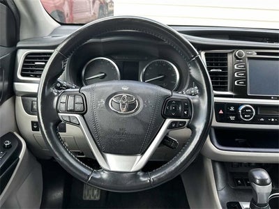 Toyota Highlander SE 2019