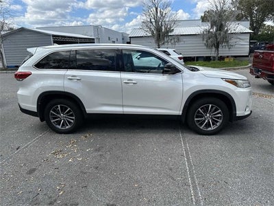 Toyota Highlander SE 2019