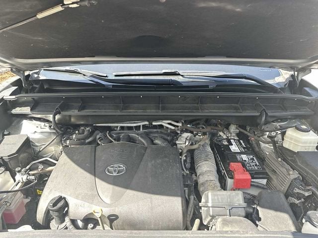 Toyota Highlander LE 2021