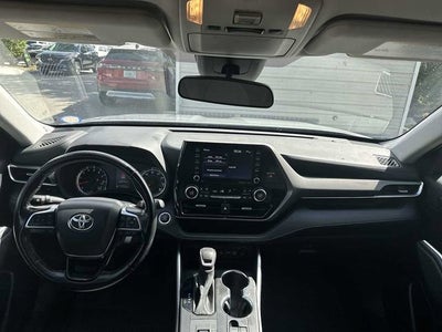 Toyota Highlander LE 2021