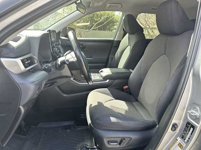 Toyota Highlander LE 2021