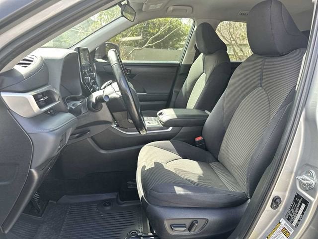 Toyota Highlander LE 2021