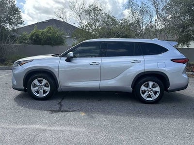 Toyota Highlander LE 2021