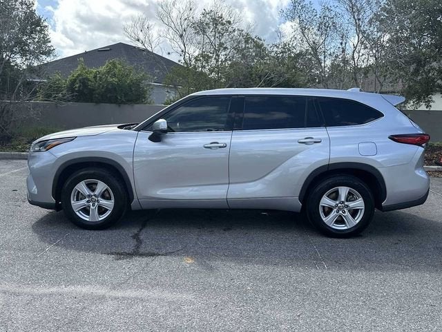 Toyota Highlander LE 2021