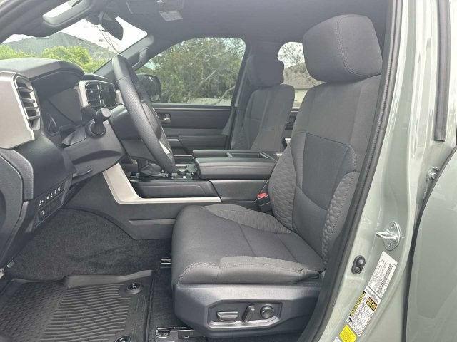 Toyota Tundra 4WD SR5 de 2025