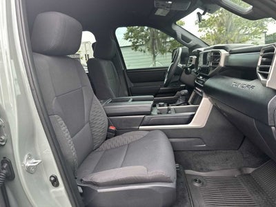 Toyota Tundra 4WD SR5 de 2025
