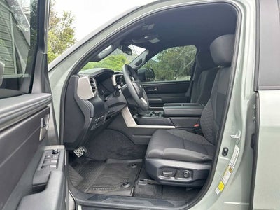 Toyota Tundra 4WD SR5 de 2025