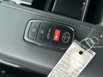 Toyota Tundra 4WD SR5 de 2025