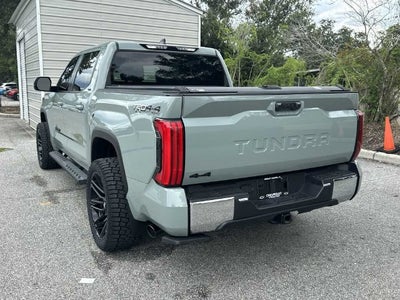 Toyota Tundra 4WD SR5 de 2025