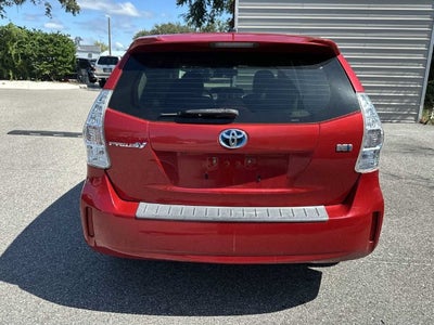 Toyota Prius v Five de 2013