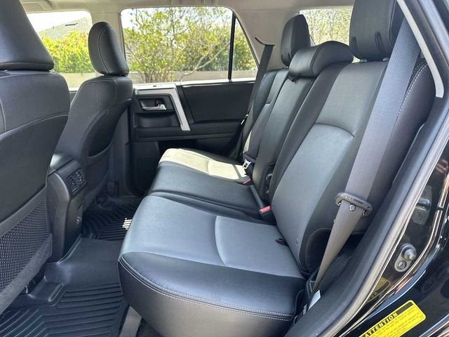 Toyota 4Runner SR5 2020