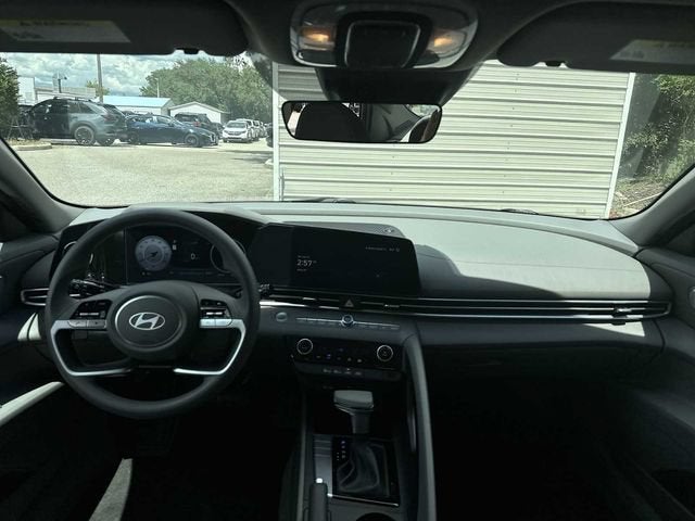 Hyundai Elantra SEL 2024