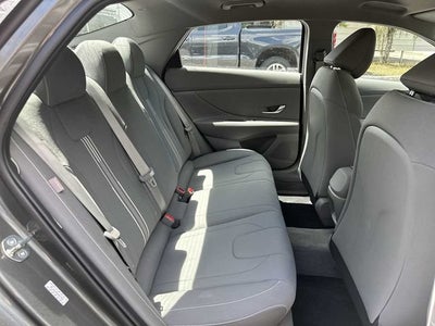 Hyundai Elantra SEL 2024