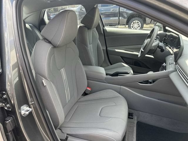 Hyundai Elantra SEL 2024