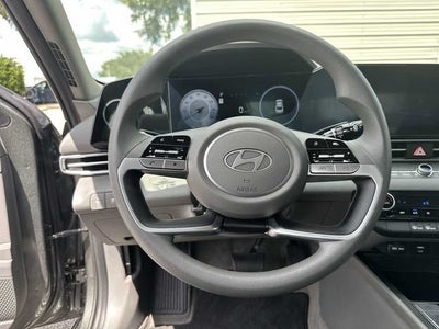 Hyundai Elantra SEL 2024