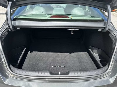 Hyundai Elantra SEL 2024