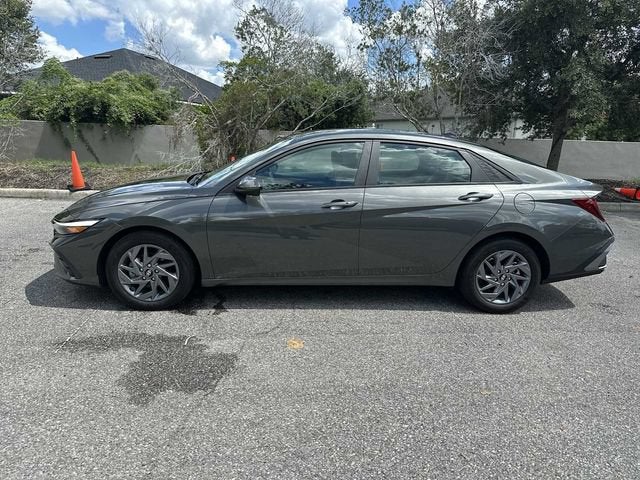 Hyundai Elantra SEL 2024