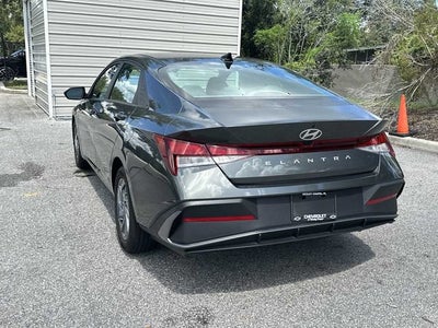 Hyundai Elantra SEL 2024