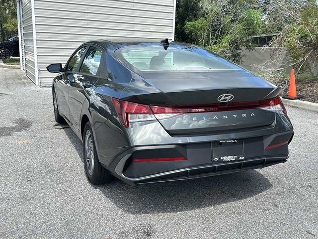 Hyundai Elantra SEL 2024