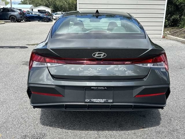Hyundai Elantra SEL 2024